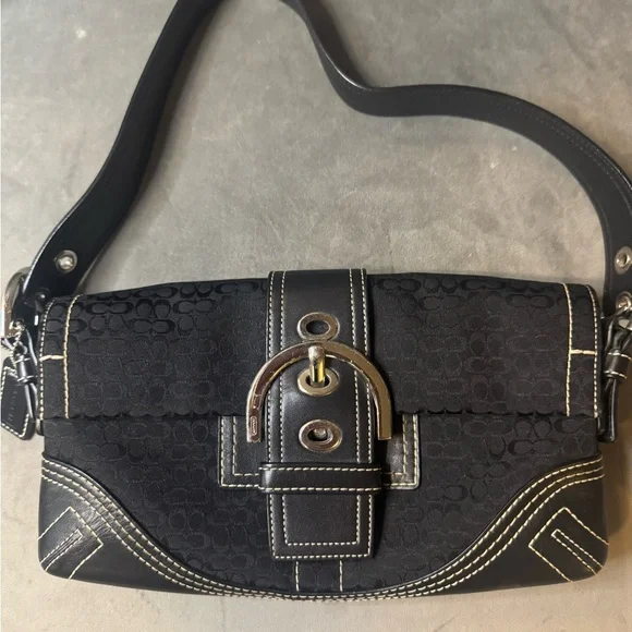 Coach Soho Buckle Flap Black Signature Shoulder Bag Y2K Vintage G0530-3628 - Picture 2 of 12